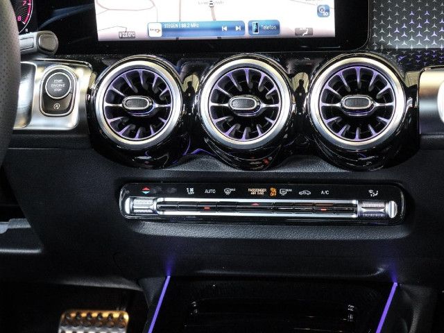 Mercedes-Benz GLB 180 