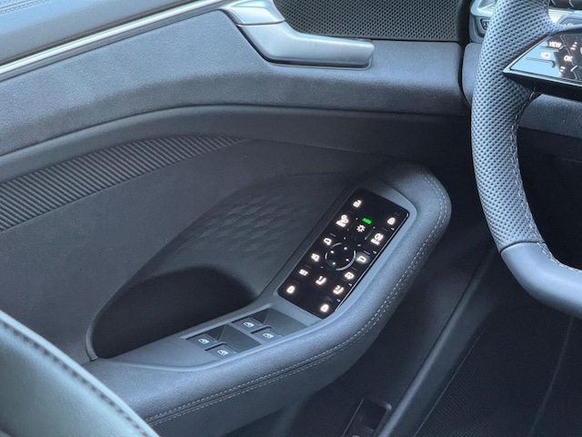 Audi A6 Avant Quattro S-Tronic