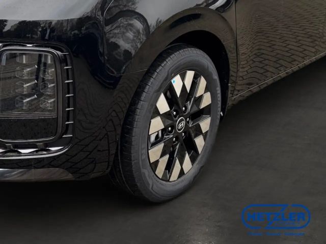 Hyundai Staria Signature