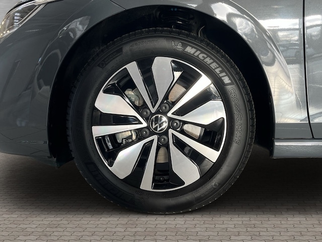 Volkswagen Golf 1.5 TSI Golf VIII