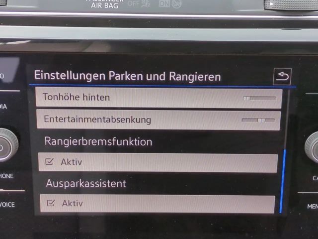 Volkswagen Touran 7-Sitze 1.5TSI*ACC Navi digCock SHZ 2xPDC