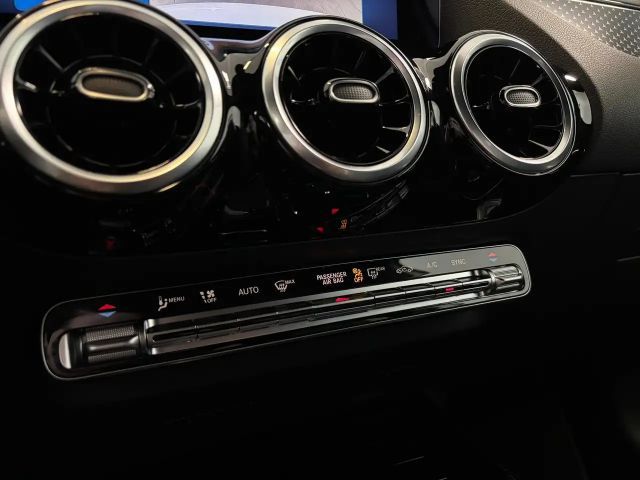 Mercedes-Benz B 200 Progressive Sedan