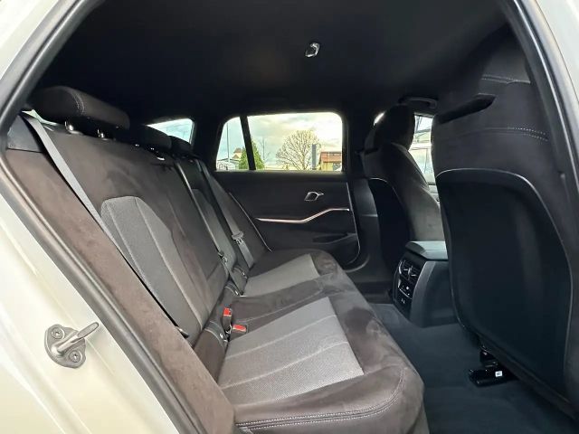 BMW 330 330d M-Sport Touring xDrive