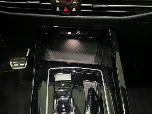 Volkswagen Golf 1.5 eTSI DSG R-Line