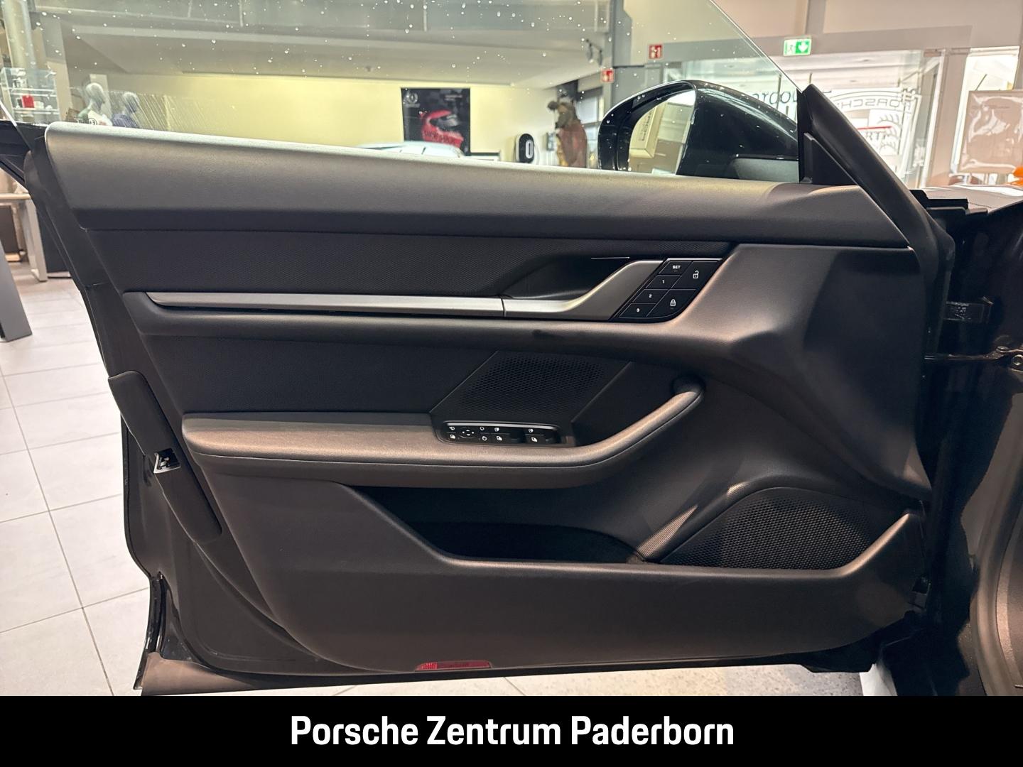 Porsche Taycan InnoDrive Head-Up Luftfederung 20-Zoll