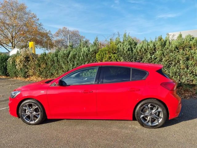 Ford Focus EcoBoost ST Line