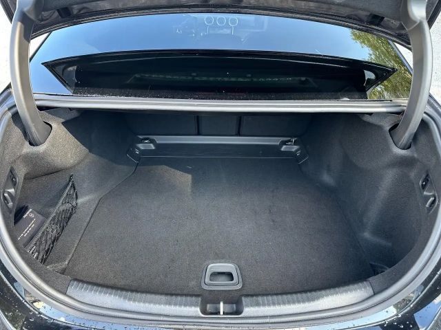 Mercedes-Benz C 200 AMG Line Sedan