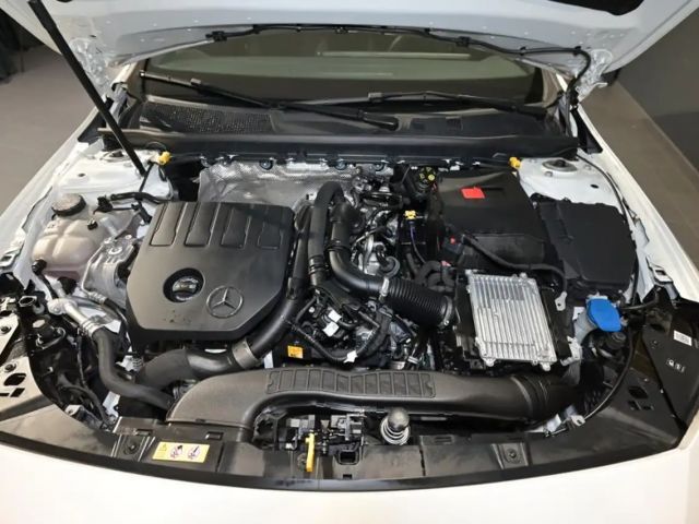 Mercedes-Benz CLA 200 AMG Line Coupé