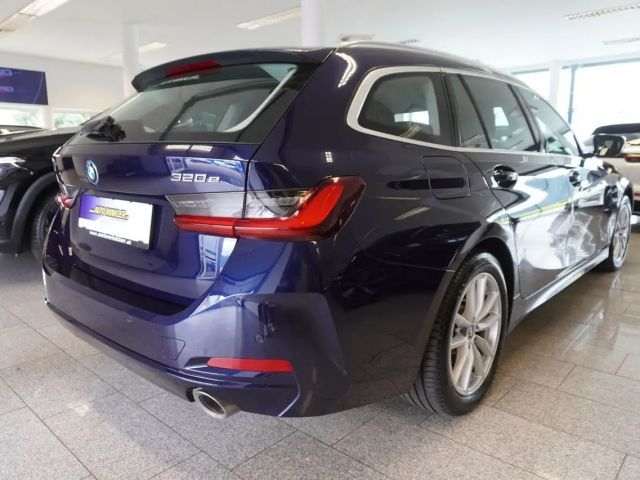 BMW 320 320e Touring