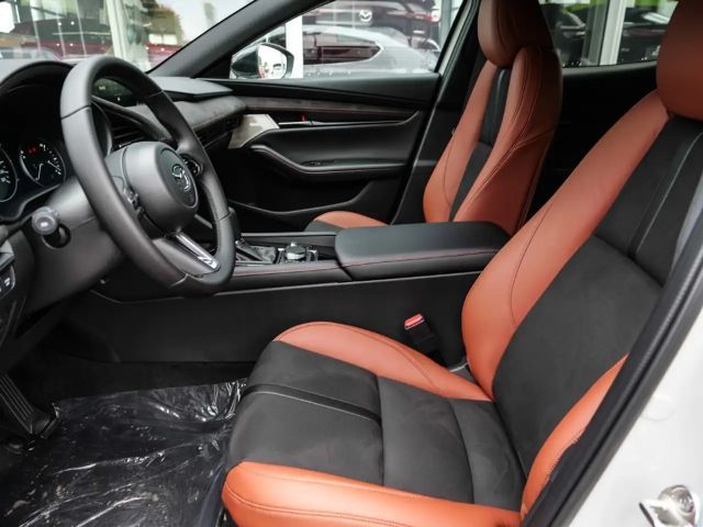 Mazda 3 2.5L SkyActiv e-Skyactiv