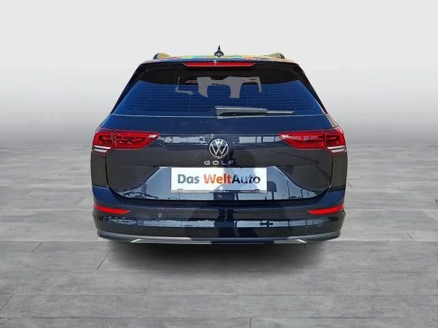 Volkswagen Golf Life Variant