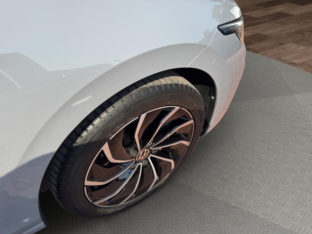 Volkswagen Golf 1.5 eTSI DSG Variant