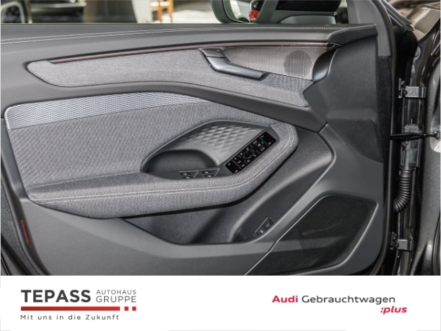 Audi A6 Avant Quattro S-Tronic