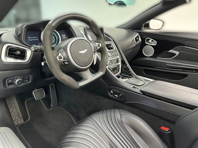 Aston Martin DB11 V8