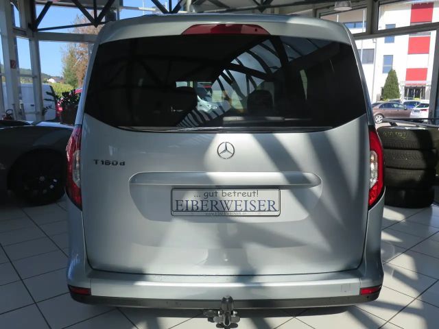 Mercedes-Benz T 180 T 180 d Edition AHK LED NAVI Ambienteb. Totwinkel