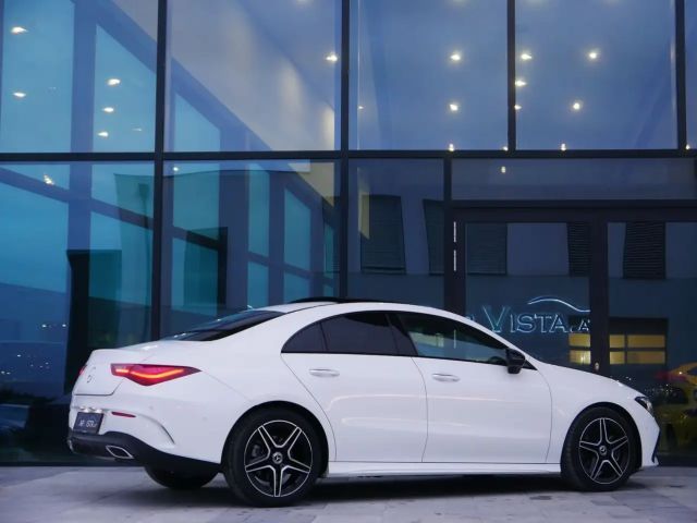 Mercedes-Benz CLA 200 AMG Line Sedan