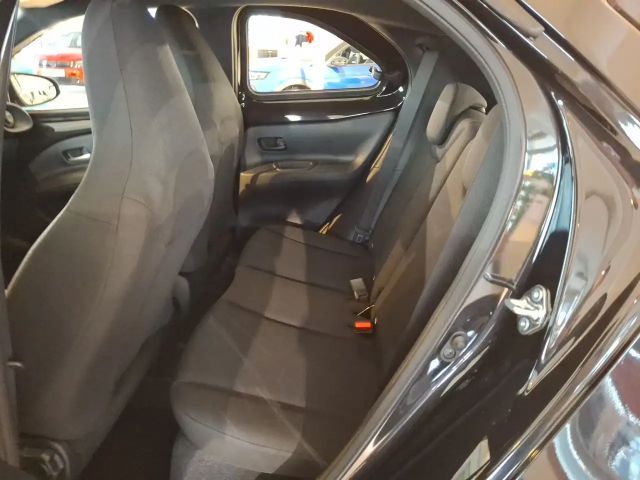 Toyota Aygo X 1.0 VVT-i Hatchback Play VVT-i