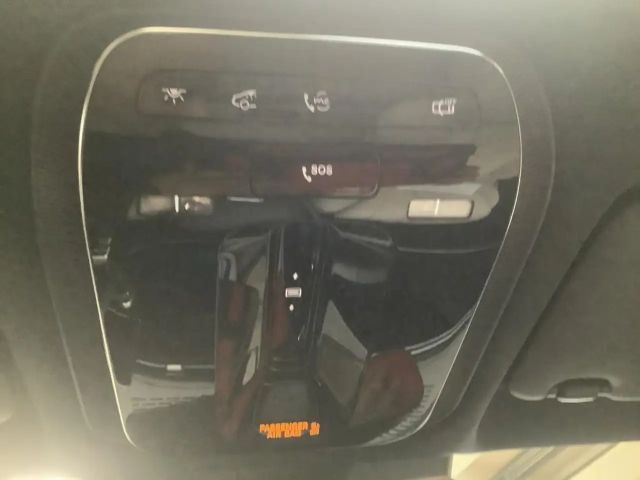 Mercedes-Benz E 200 AMG Line Sedan