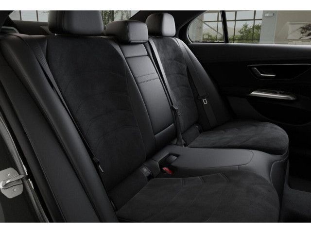 Mercedes-Benz E 220 E 220 d Sedan