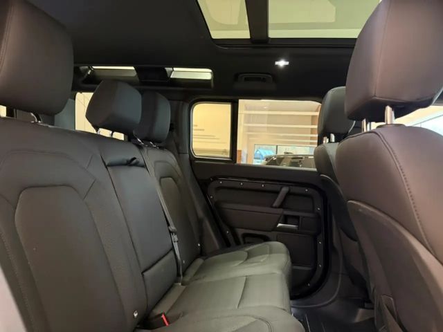 Land Rover Defender 110 D300 Dynamic SE