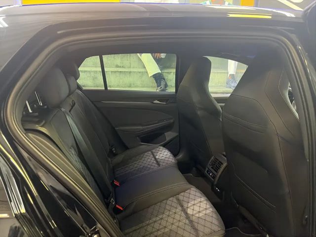 Volkswagen Golf 1.5 TSI DSG