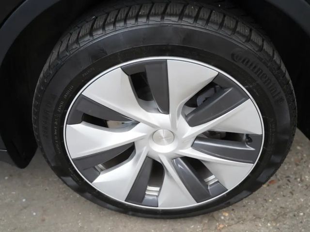 Tesla Model Y AWD Long Range