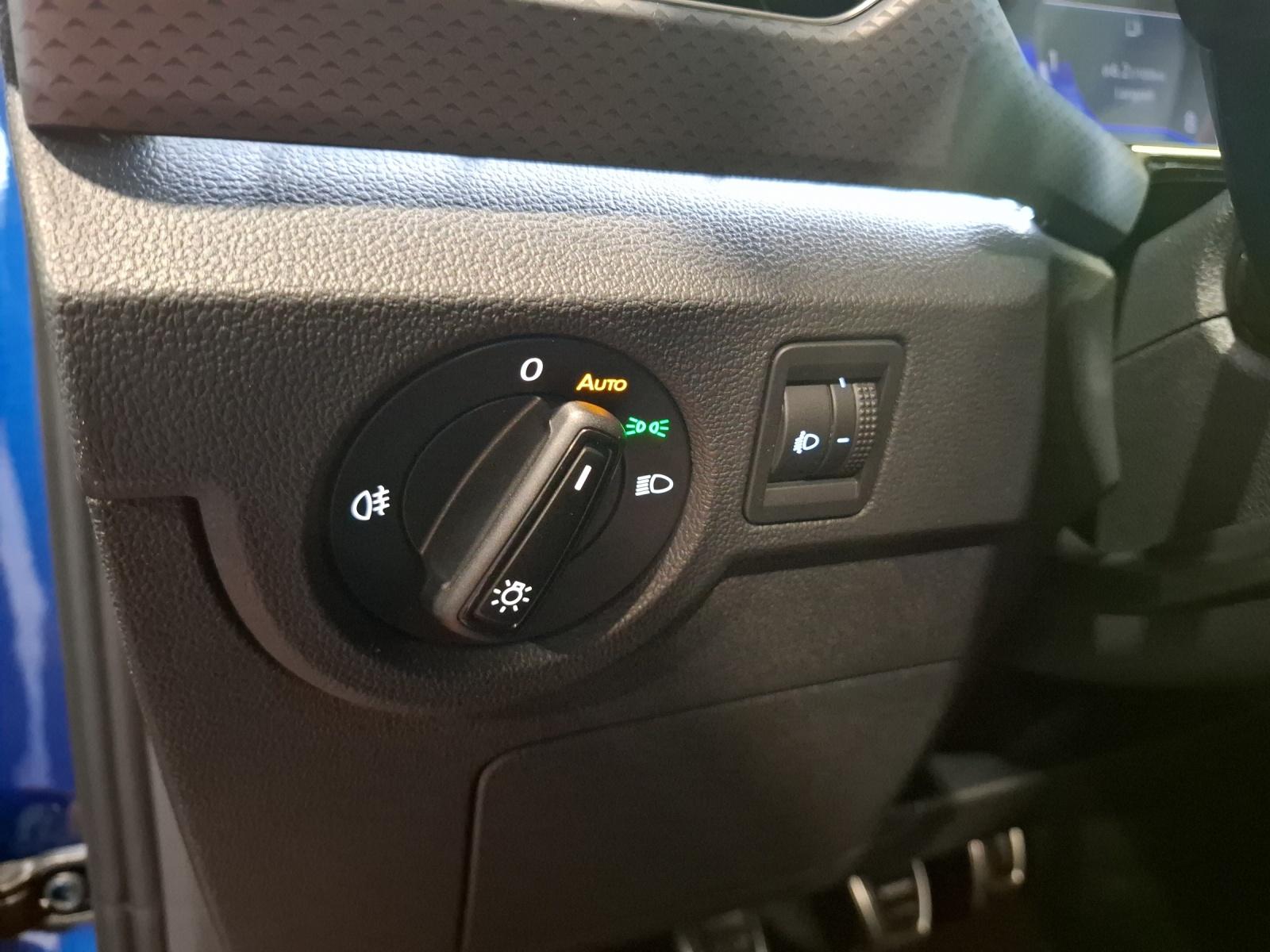 Volkswagen T-Cross TSI Active Navi AID ACC PDC SH LM