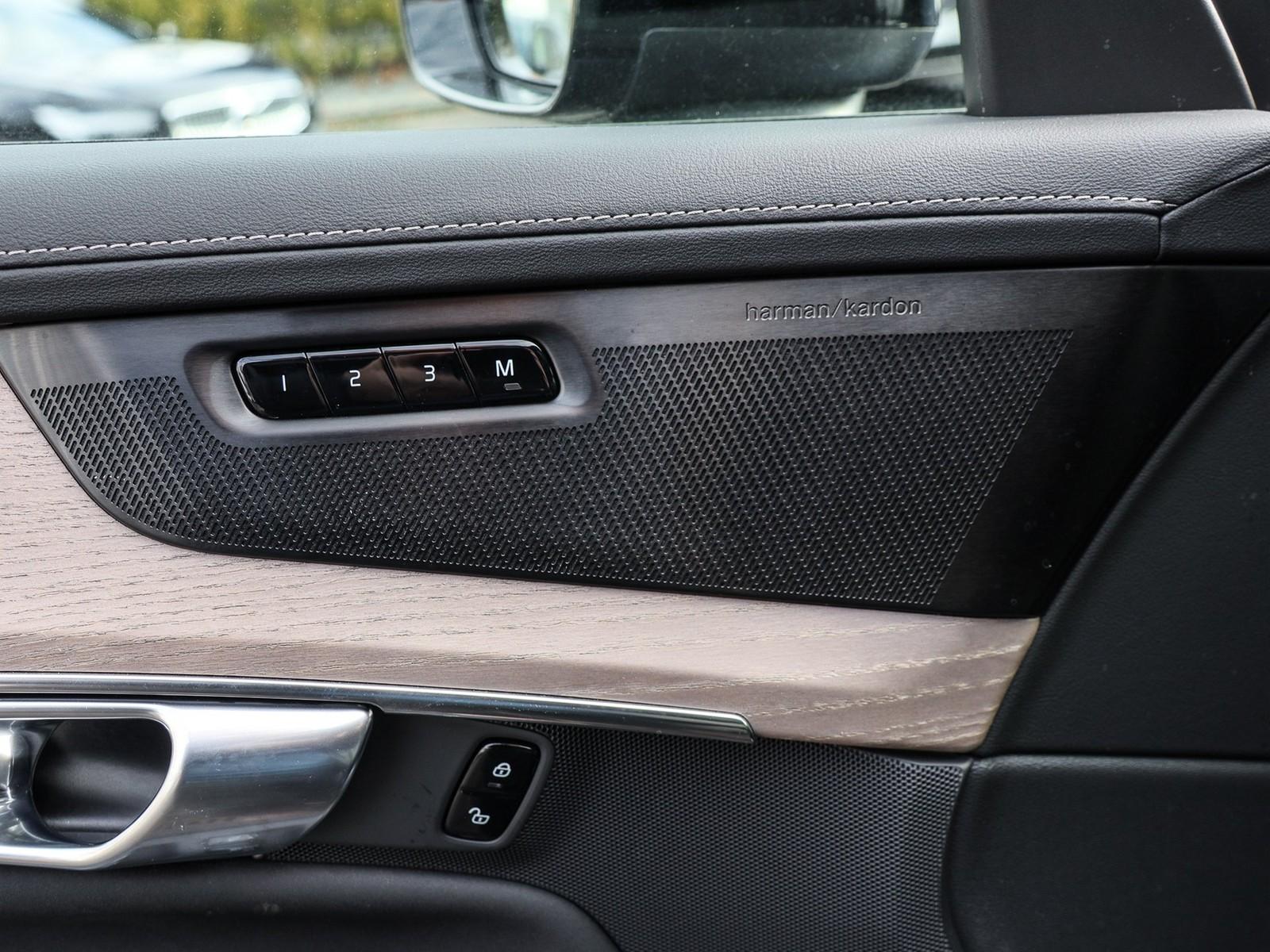 Volvo XC90 AWD Dark Plus Recharge T8