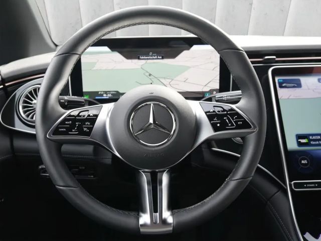 Mercedes-Benz EQE 300 Sedan