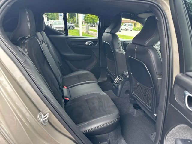 Volvo XC40 R-Design Recharge