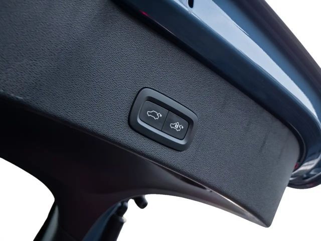 Volvo C40 AWD Plus Recharge Twin Engine