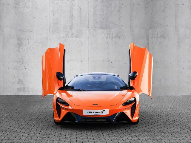 McLaren Artura Spider