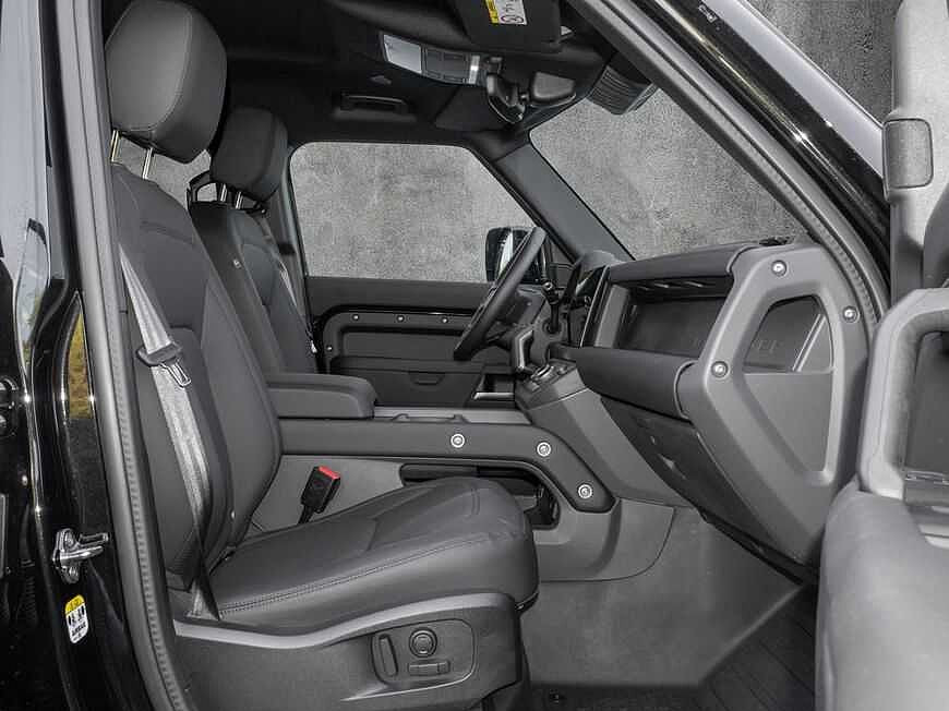 Land Rover Defender 110 Dynamic SE