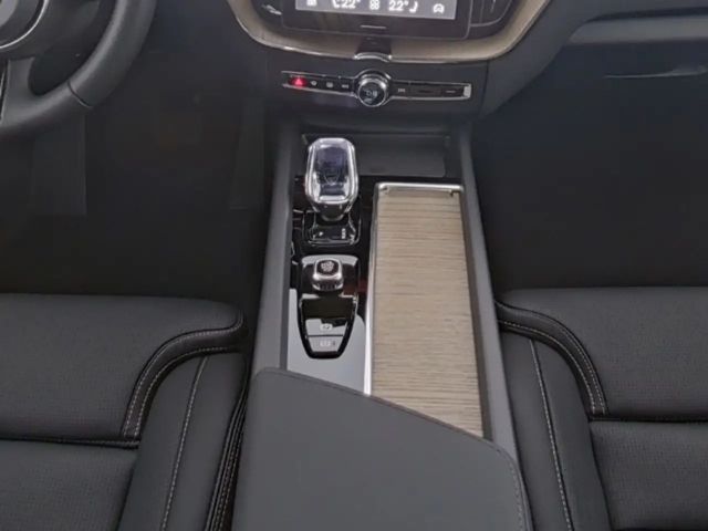 Volvo XC60 AWD Dark Plus Recharge