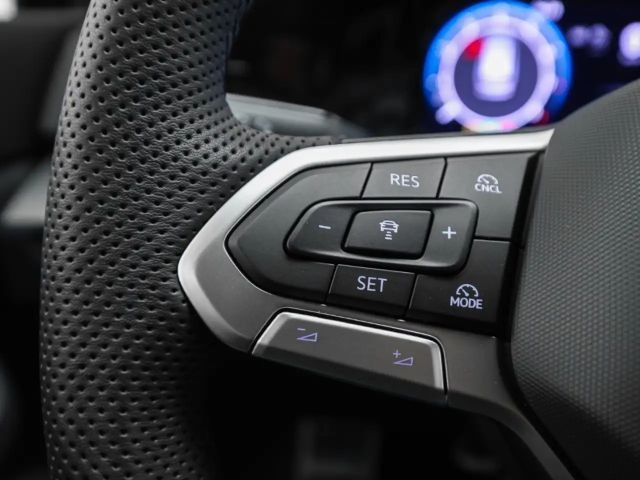 Volkswagen Golf 1.5 eTSI DSG R-Line Variant