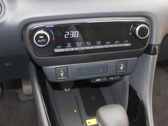 Toyota Yaris Hatchback Hybride Team D