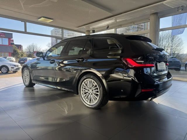 BMW 330 330e M-Sport Touring xDrive