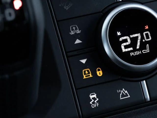 Land Rover Defender 110 D250 Dynamic SE