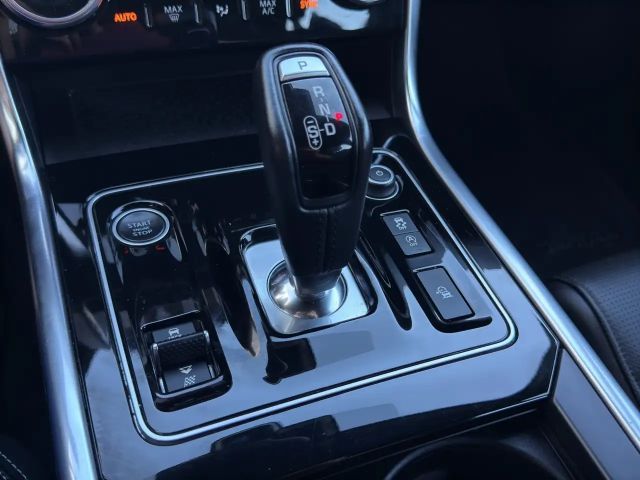 Jaguar XE AWD D200 R-Dynamic S