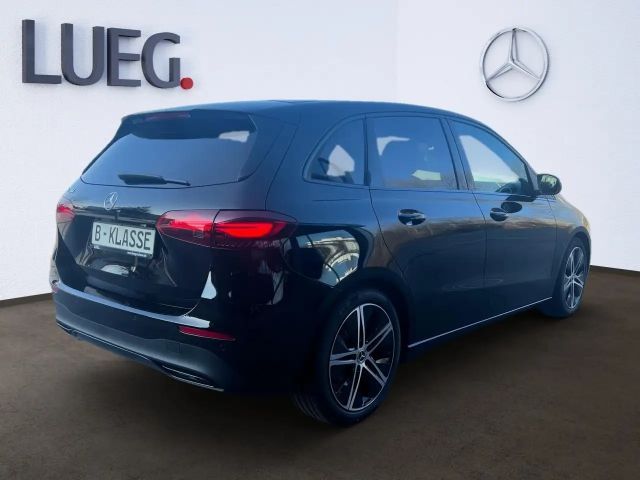 Mercedes-Benz B 200 Progressive Sedan