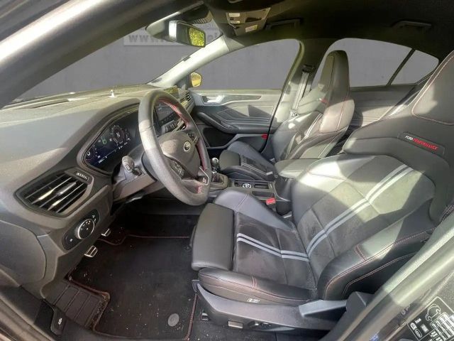 Ford Focus EcoBoost ST Line