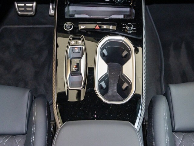 Audi A6 Avant Quattro S-Tronic