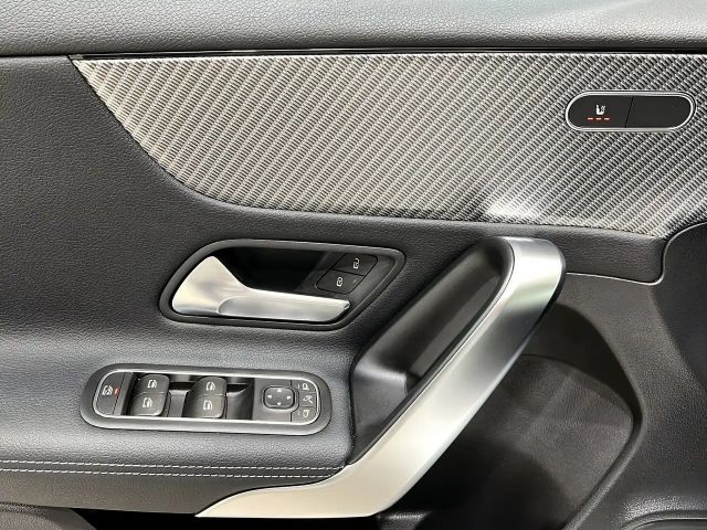 Mercedes-Benz A 180 A 180 d Progressive