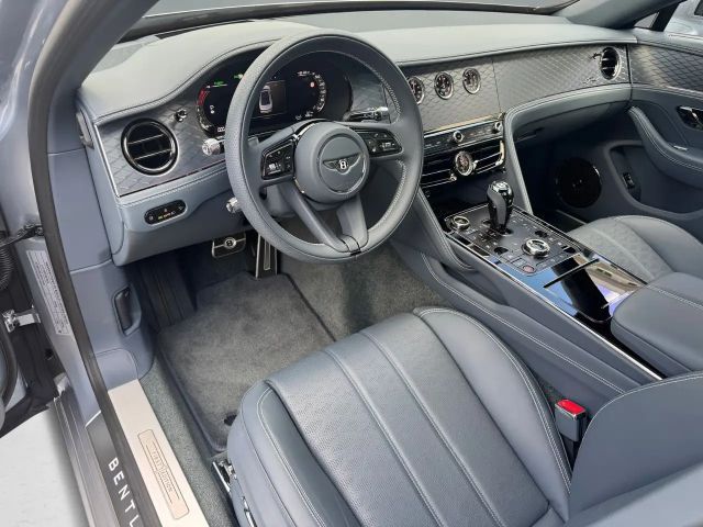 Bentley Flying Spur Hybrid V8