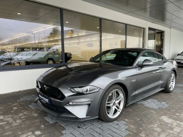 Ford Mustang Fastback GT 5.0 V8