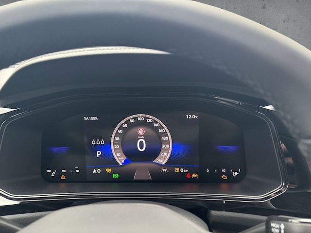 Volkswagen T-Roc T-Roc1.5 DSG R-Line LED Navi AHK Kamera