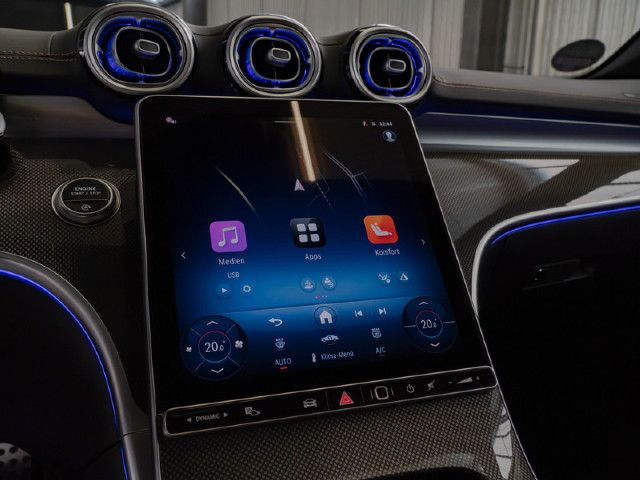 Mercedes-Benz C 200 AMG Line Sedan