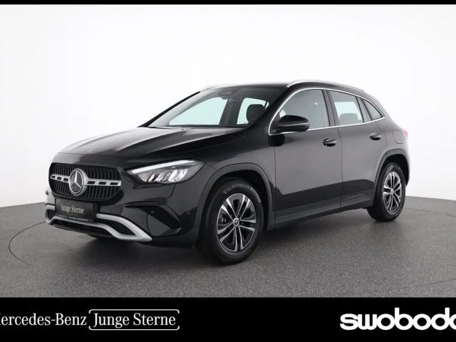 Mercedes-Benz GLA 180 Fernlichtass. Kamera