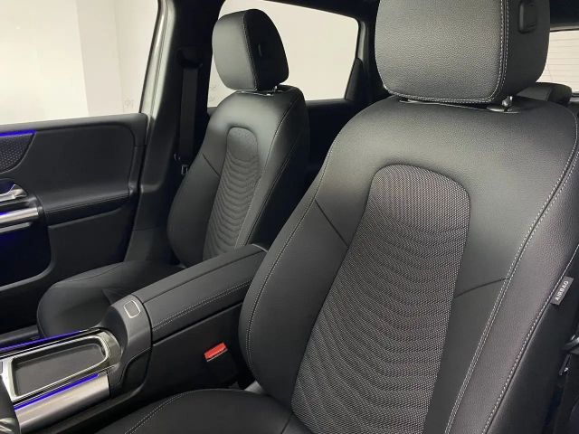 Mercedes-Benz B 200 PRO+NIGHT+PANO+KEYLESS+MULTIBEAM+KAMERA