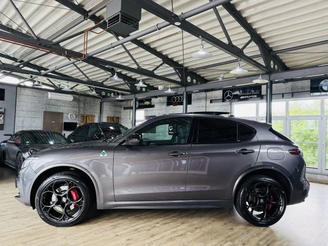 Alfa Romeo Stelvio Q4 Quadrifoglio